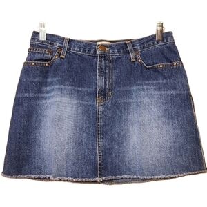 Abercrombie & Fitch | Women's Dark Denim Distressed Hem Mini Skirt (Size 6)